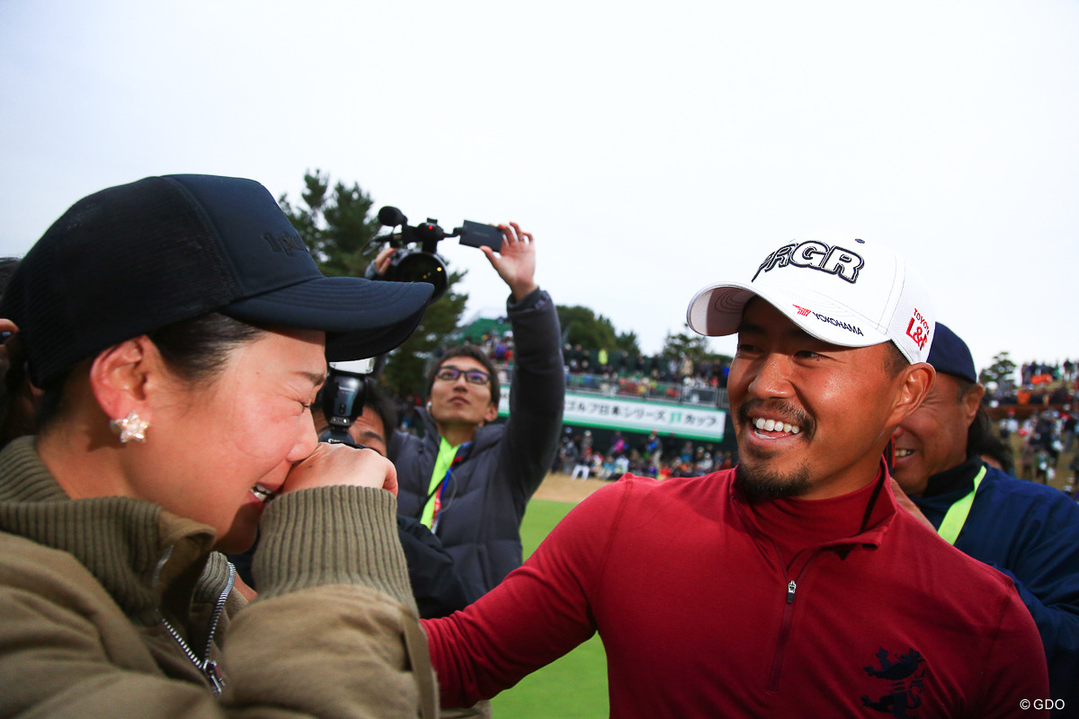 奥さん号泣 18年 ゴルフ日本シリーズjtカップ 最終日 小平智 フォトギャラリー Gdo