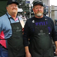 マイク・テーラー氏（左）とジョン・ハートフォード氏。ナイキで培った技術を新ブランドに注入している 2018年 マイク・テーラー氏（左）＆ジョン・ハートフォード氏