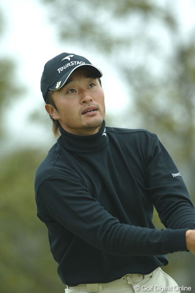 2004年 つるやオープンゴルフトーナメント 2日目 宮本勝昌 首位と1打差で追走するのは、1998年今大会で優勝している宮本勝昌