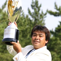 プレーオフの末、見事初優勝を飾った神山隆志 2004年 JCBクラシック仙台 最終日 神山隆志