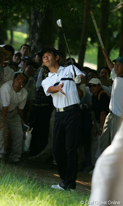 何度もピンチを凌いだ近藤だが・・・ 2004年 日本ゴルフツアー選手権 宍戸ヒルズカップ 最終日 近藤智弘