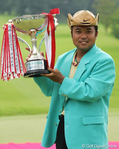 2004年 ウッドワンオープン広島ゴルフトーナメント 最終日 片山晋呉 大会レコードの通算22アンダーで今季2勝目を飾った片山晋呉