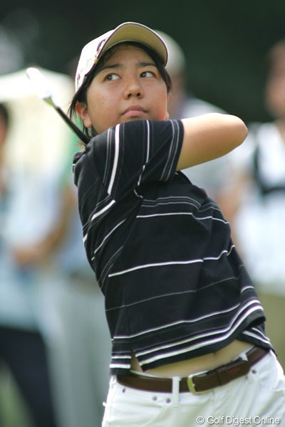 2004年 スタンレーレディスゴルフトーナメント 初日 宮里美香 大会初日、女王不動と並び首位発進の14歳宮里美香