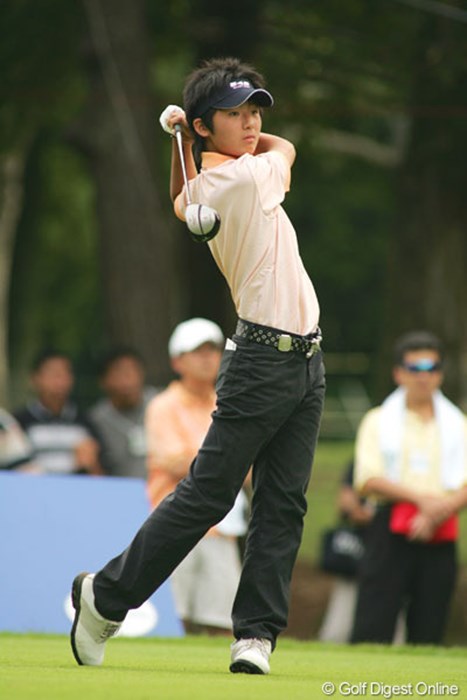 各選手苦戦している中、見事予選通過した14歳の伊藤涼太 2004年 サントリーオープンゴルフトーナメント 2日目 伊藤涼太