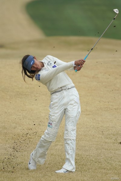2019年 Tポイント×ENEOSゴルフトーナメント 初日 エイミー・コガ さすがハワイ育ち。開幕から3戦、風に強いねぇ