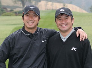 2005年 プレーヤーズラウンジ 深堀圭一郎 横田真一 特に横田は2005年の選手会長をつとめるだけに、番組をきっかけにゴルフファンがますます増えることを願っている。