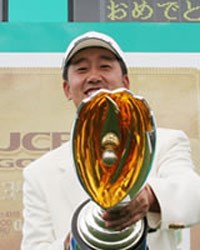 2005年 プレーヤーズラウンジ S.K.ホ 今季既に2勝を挙げ、賞金ランキングトップに踊り出たS.K.ホ。全英オープン出場もほぼ確実なものとした。