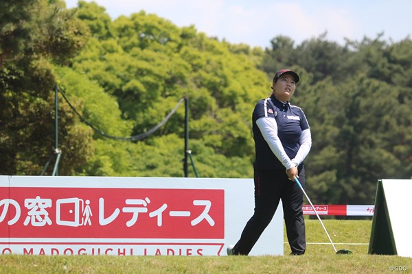 ドライバーを振りぬいたアン・ソンジュ。本調子とは程遠い