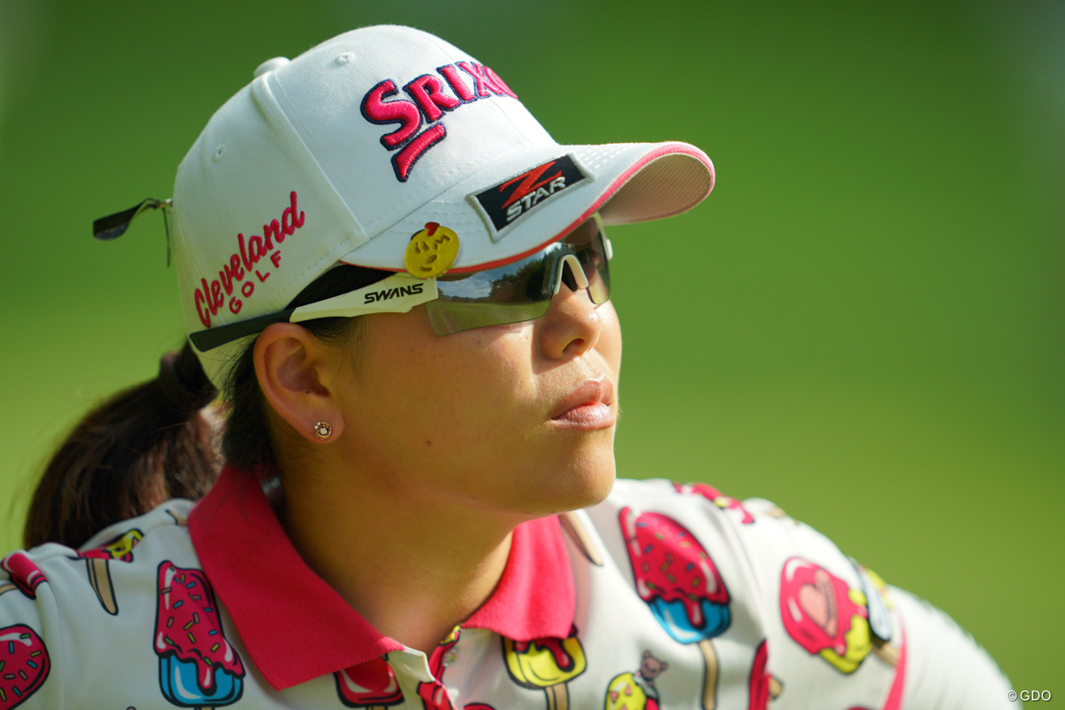 金澤志奈が初の単独首位発進 1打差2位に勝みなみ 【国内女子ツアー