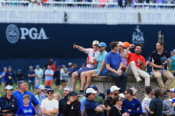 あちこちから「People`s PGA（みんなのPGA）」という掛け声が聞こえてきた 2019年 全米プロゴルフ選手権 最終日 ギャラリー
