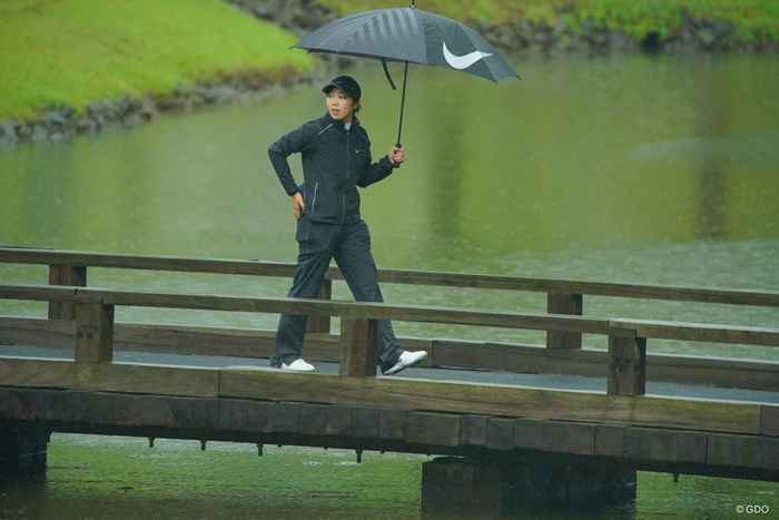 この雨、いかにも釣れそうだわ。 2019年 ヨネックスレディスゴルフトーナメント 2日目 葭葉ルミ
