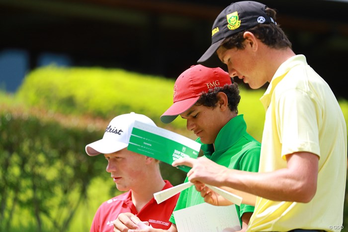 19年 トヨタ ジュニアゴルフワールドカップ 初日 手前から 南アフリカ メキシコ デンマーク Gdo ゴルフダイジェスト オンライン 19年 トヨタ ジュニアゴルフワールドカップ 初日 手前から 南アフリカ メキシコ デンマーク Gdo ゴルフダイジェスト オンライン