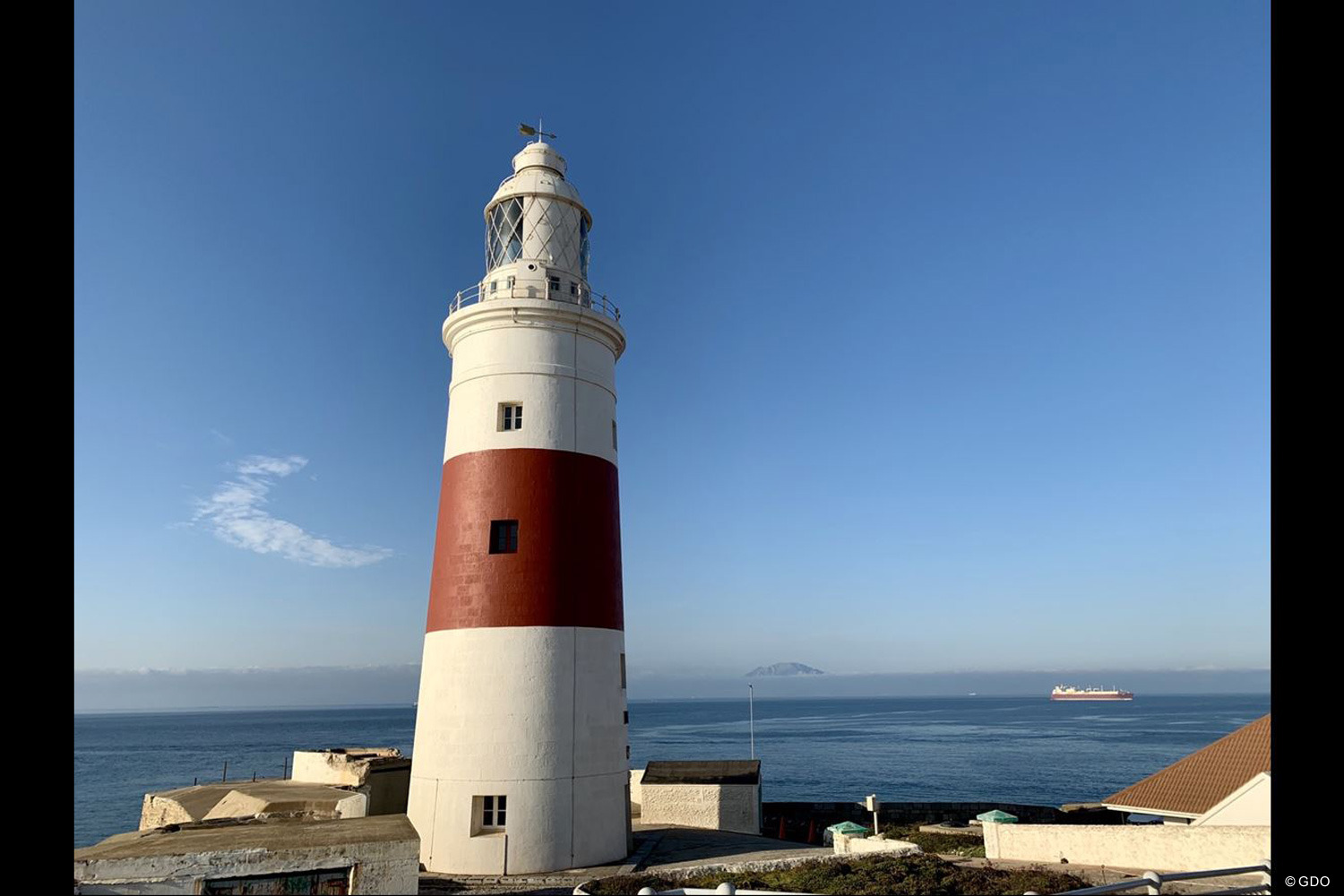 ジブラルタルの灯台 海の向こうにモロッコの山が見えます 19年 アンダルシア バルデラママスターズ 事前 ジブラルタルの灯台 フォトギャラリー Gdo