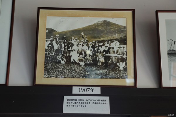 神戸ゴルフ倶楽部のクラブハウスには創成期のメンバーの写真が