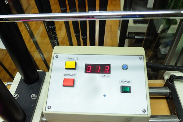 ピン史上初の鍛造マッスルバック「ピン ブループリント アイアン」 試打クラブには「NSプロ モーダス3 ツアー105」が装着されており振動数は313cpm