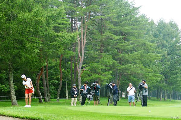 2019年 NEC軽井沢72ゴルフトーナメント 事前 渋野日向子 練習ラウンドはテレビカメラが追った