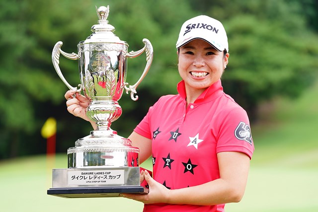 地元 広島の槇谷香が5季ぶり2勝目 ステップアップツアー 国内女子ツアー Lpga Gdo ゴルフダイジェスト オンライン