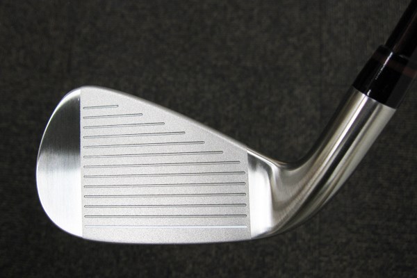 アイアン全番手の顔「グローブライド オノフアイアン（2010年モデル）」 NO.15