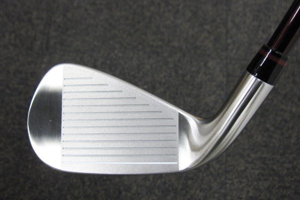 アイアン全番手の顔「グローブライド オノフアイアン（2010年モデル）」 NO.16