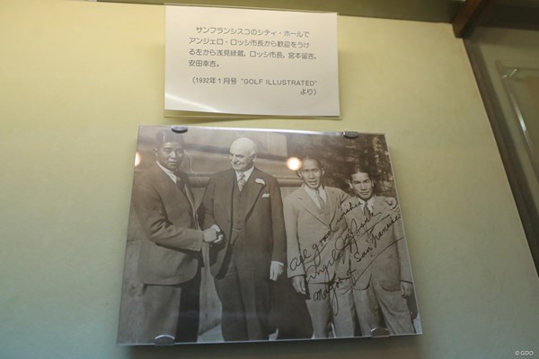 JGAゴルフミュージアム 浅見緑蔵 宮本留吉 安田幸吉 サンフランシスコを訪れた際の（左から）浅見緑蔵、ロッシ市長、宮本留吉、安田幸吉。当時のプロゴルファーは船で米国に渡って転戦した