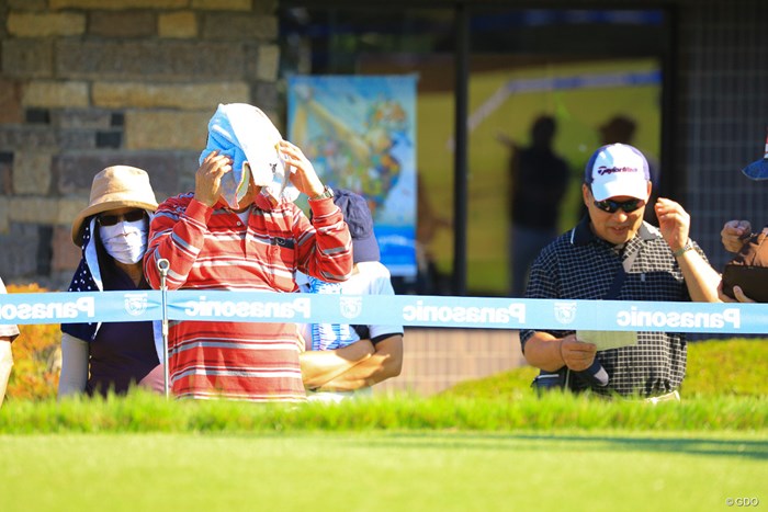 日焼け防止も人それぞれ 2019年 パナソニックオープンゴルフチャンピオンシップ 初日 ギャラリー