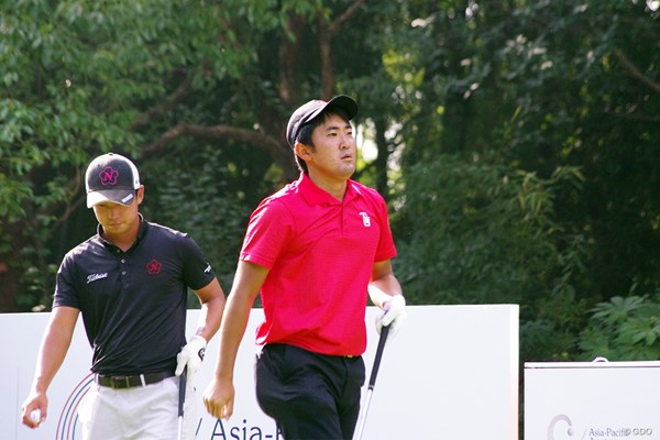 2019年 アジアパシフィックアマチュアゴルフ選手権 3日目 金谷拓実 5位に浮上した金谷拓実(右)
