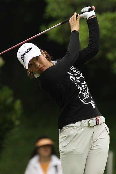 2010年 ダイキンオーキッドレディスゴルフトーナメント初日 森田理香子 成長著しい森田理香子が開幕戦の初日に単独首位スタート！