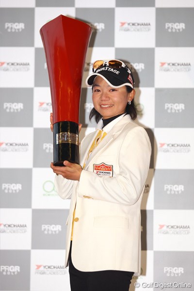 2010年 ヨコハマタイヤゴルフトーナメント PRGRレディスカップ 事前 上原彩子 昨年は最終日が中止になり予選2日間首位を守った上原彩子が優勝を果たした