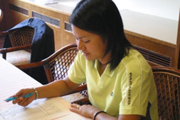 実技試験を免除された宮里藍は、筆記試験に合格して正式にプロ資格を得た。