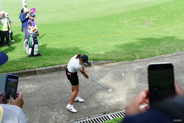 カート道 池ポチャ 渋野日向子は米ツアー初のオーバーパー Lpgaツアー 米国女子 Gdo ゴルフダイジェスト オンライン