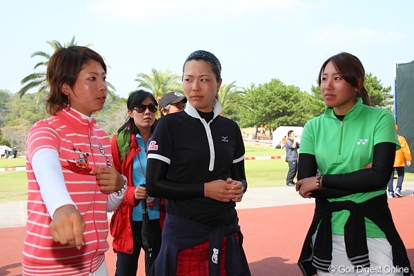2010年 ヨコハマタイヤゴルフトーナメントPRGRレディスカップ最終日 森田理香子、服部真夕、若林舞衣子