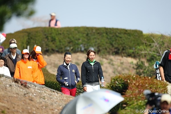 2010年 ヨコハマタイヤゴルフトーナメントPRGRレディスカップ最終日 若林舞衣子、服部真夕
