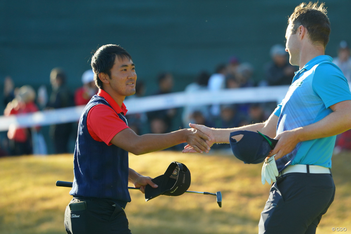 アマチュアの金谷拓実が単独首位 2打差4位に池田勇太