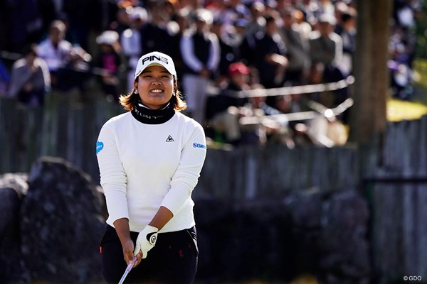 2019年 伊藤園レディスゴルフトーナメント 最終日 鈴木愛 鈴木愛は17位に順位を上げた