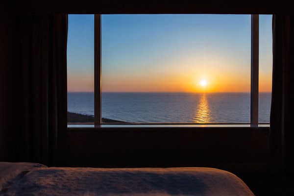 フェニックス・シーガイア・リゾート 日の出 全室オーシャンビューの部屋からはこんなきれいな日の出を拝めます