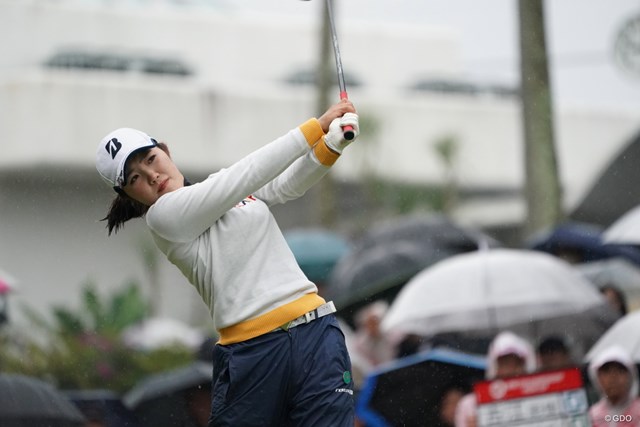 画像詳細 19年 Lpgaツアーチャンピオンシップリコーカップ 初日 古江彩佳 渋野日向子が3打差3位発進 鈴木愛10位 申ジエは出遅れ 19年 ツアー選手権リコーカップ Gdo ゴルフダイジェスト オンライン