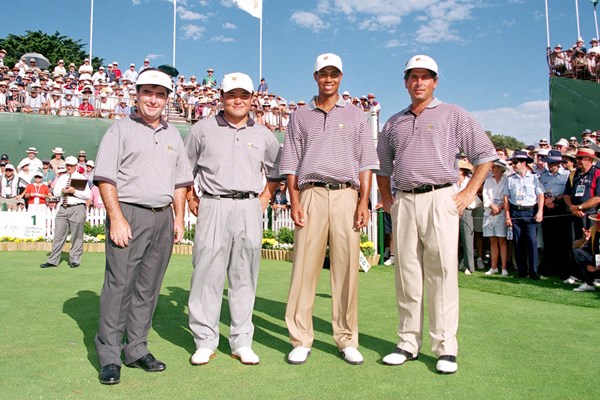 1998年 プレジデンツカップ クレイグ・パリー、丸山茂樹、タイガー・ウッズ、フレッド・カプルス ロイヤルメルボルン開催の1998年大会で丸山茂樹はMVPに輝いた（Stan Badz/Getty Images）