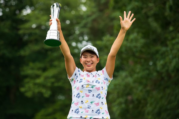 渋野日向子が日本プロゴルフ殿堂「特別賞」を受賞