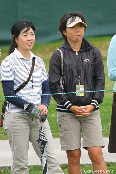 2010年 アーノルド・パーマーインビテーショナル最終日 西山ゆかり、矢崎和 女子プロゴルファーの西山ゆかりと矢崎和が観戦。2人は現在アニカアカデミーで練習をしている