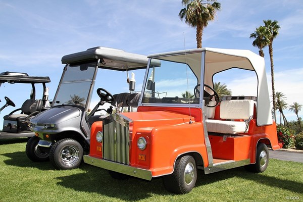 ロールスロイスのゴルフカート ロールスロイスのゴルフカートを発見。米国のカート社会とは？