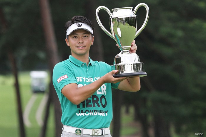 22歳の関藤直熙がコースレコード「61」で逆転優勝を飾った 2020年 ゴルフパートナー エキシビショントーナメント（非公式） 最終日 関藤直熙