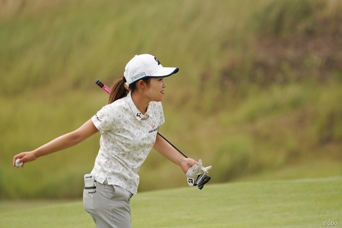 ボールトス？するはず 2020年 日本女子プロゴルフ選手権大会コニカミノルタ杯 事前 古江彩佳