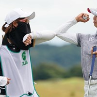 肘タッチなんです 2020年 日本女子プロゴルフ選手権大会コニカミノルタ杯 最終日 金澤志奈