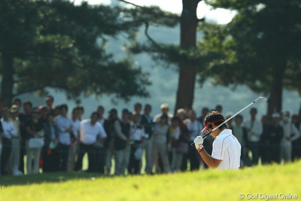 2009年 日本オープンゴルフ選手権競技 最終日 石川遼 6番のバンカーでミスショット。単独首位スタートから一転プレーオフへ