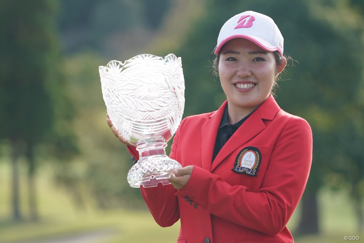 アマチュア優勝から1年 古江彩佳が初のタイトル防衛に挑む 国内女子ツアー Lpga Gdo ゴルフダイジェスト オンライン