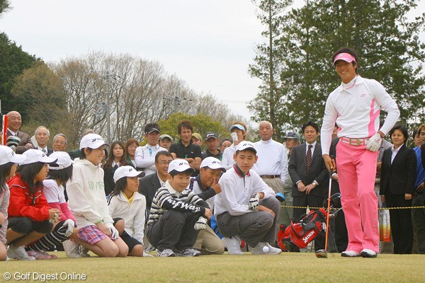 2010年 ジュニアイベントに招待された石川遼 子供たちだけではなく、石川遼も多くのものを得たイベントとなったようだ