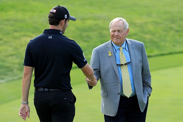 二クラス（右）がトランプ氏を支持（写真は2019年メモリアルトーナメント  Andy Lyons／Getty Images）