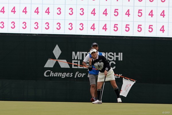 2020年 樋口久子 三菱電機レディスゴルフトーナメント 3日目 西村優菜 優勝を決めて。リアクションは小さめだった