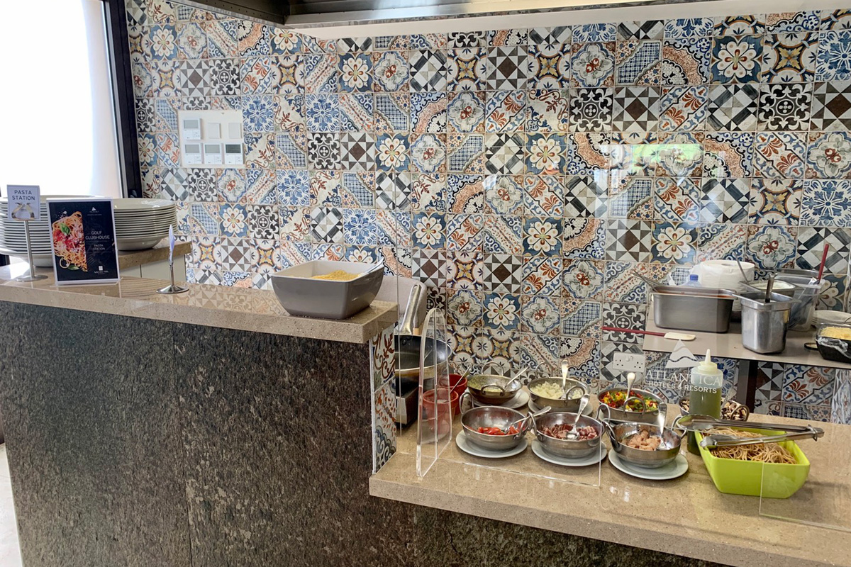 レストランのパスタコーナー 壁紙の凝ったデザインがトルコやギリシャ 中東の文化を醸し出していて 年 アフロディーテ ヒルズ キプロスオープン 事前 アフロディーテヒルズリゾート フォトギャラリー Gdo