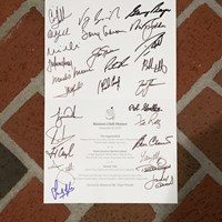 参加者たちのサインが入ったチャンピオンズディナーのメニュー（提供：Augusta-National-Golf-Club） 2021年 マスターズ 事前 サイン